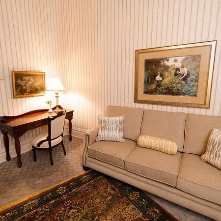 Captain Henderson House Hotel Arkadelphia Exterior foto