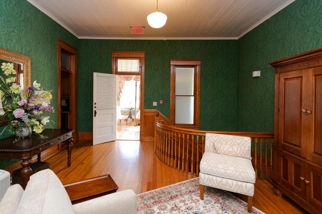 Captain Henderson House Hotel Arkadelphia Exterior foto