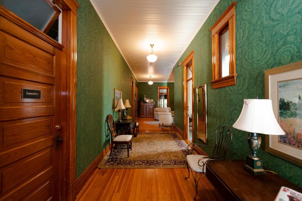 Captain Henderson House Hotel Arkadelphia Exterior foto